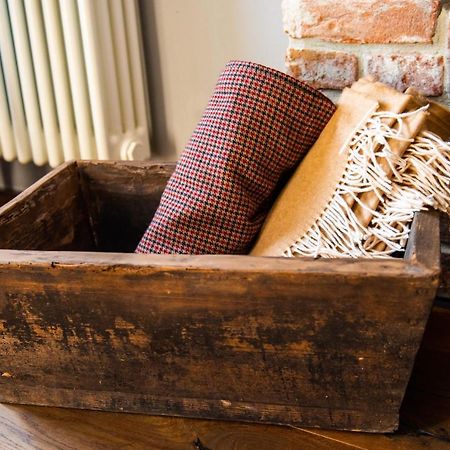 Boutique Hotel Al Palazzo Rosso Neive Luaran gambar