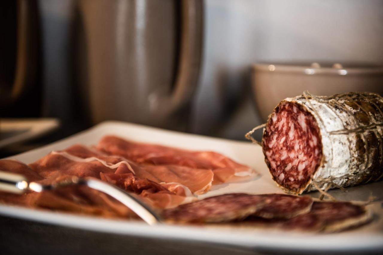 Boutique Hotel Al Palazzo Rosso Neive Luaran gambar