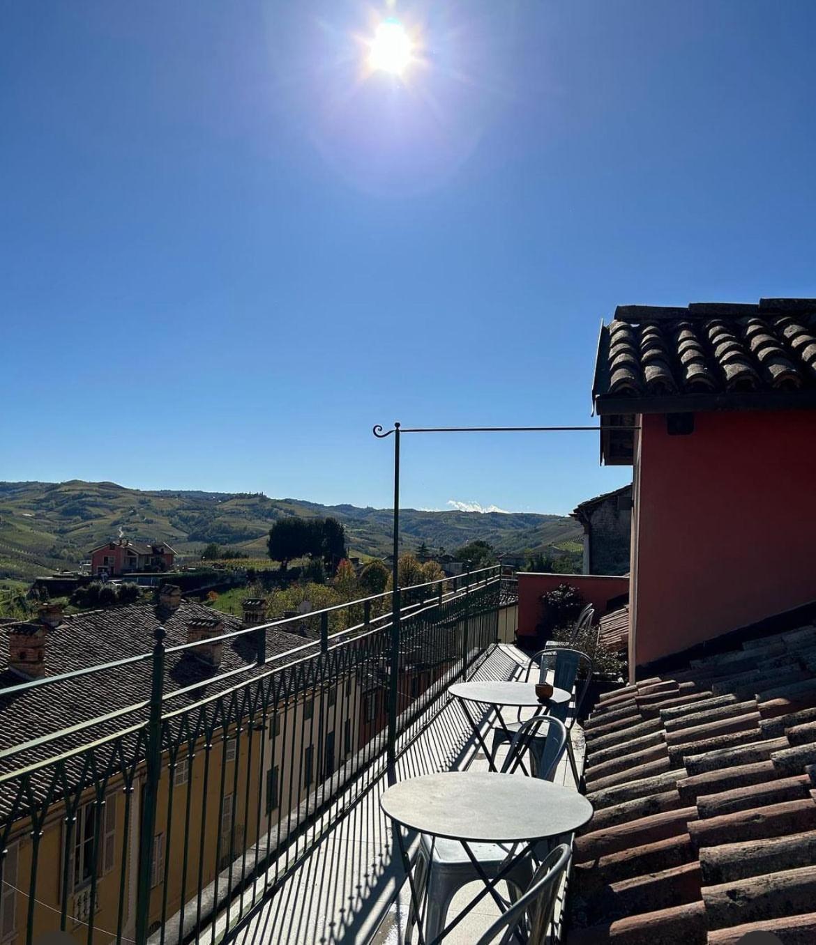 Boutique Hotel Al Palazzo Rosso Neive Luaran gambar